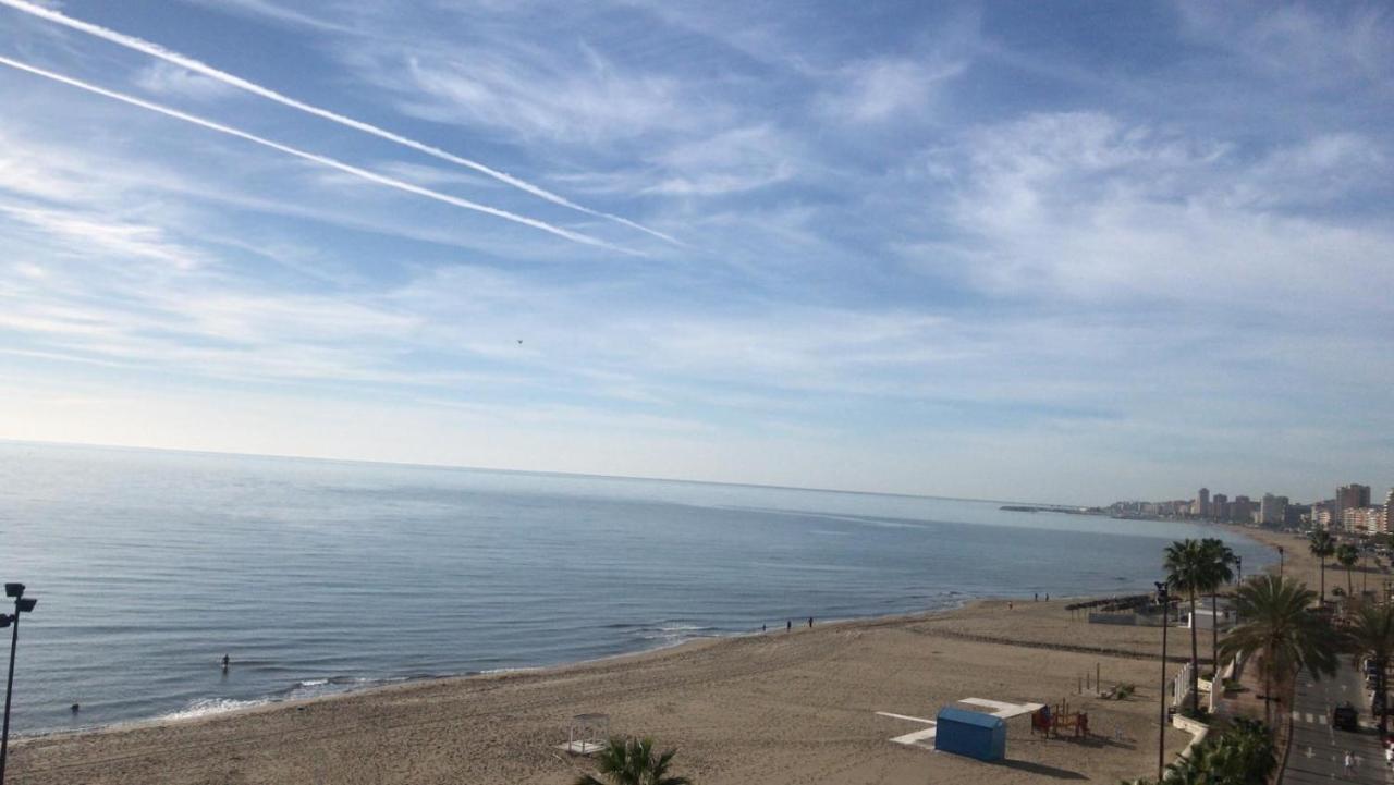 Apartamento En Primera Linea/Beachfront Apartment Fuengirola Dış mekan fotoğraf