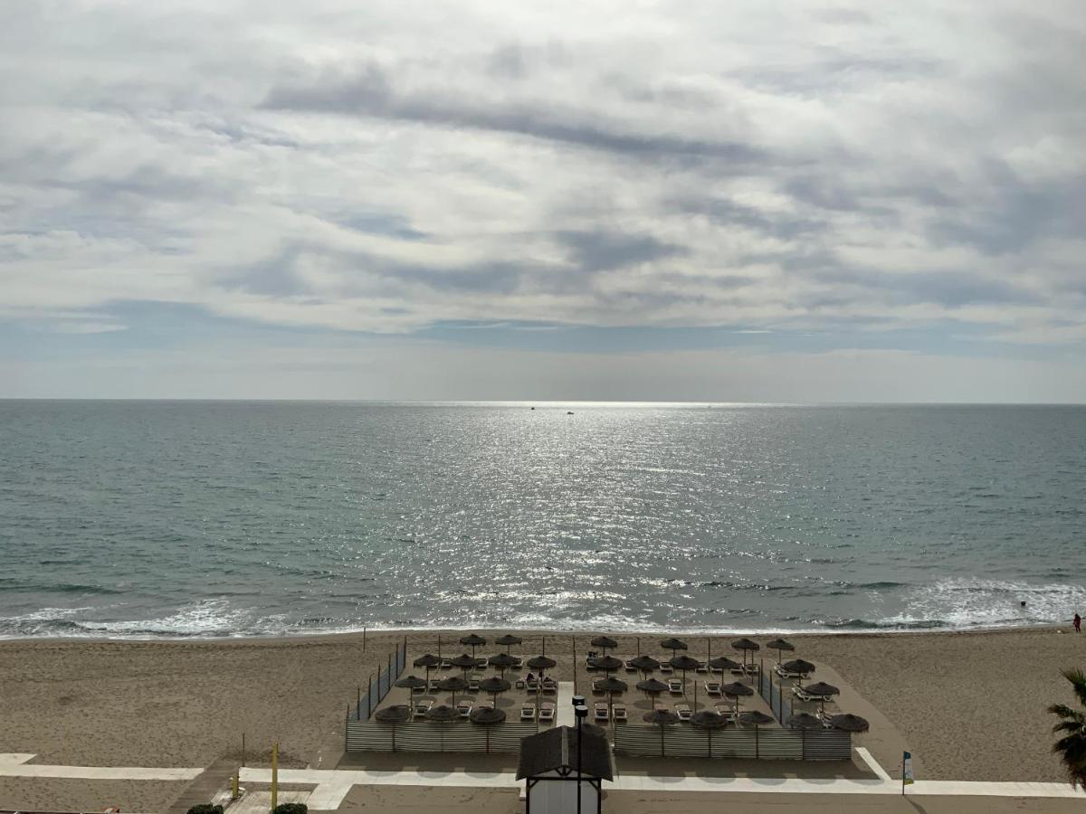 Apartamento En Primera Linea/Beachfront Apartment Fuengirola Dış mekan fotoğraf