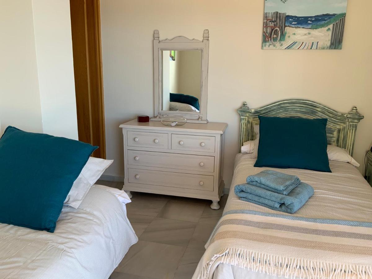 Apartamento En Primera Linea/Beachfront Apartment Fuengirola Dış mekan fotoğraf