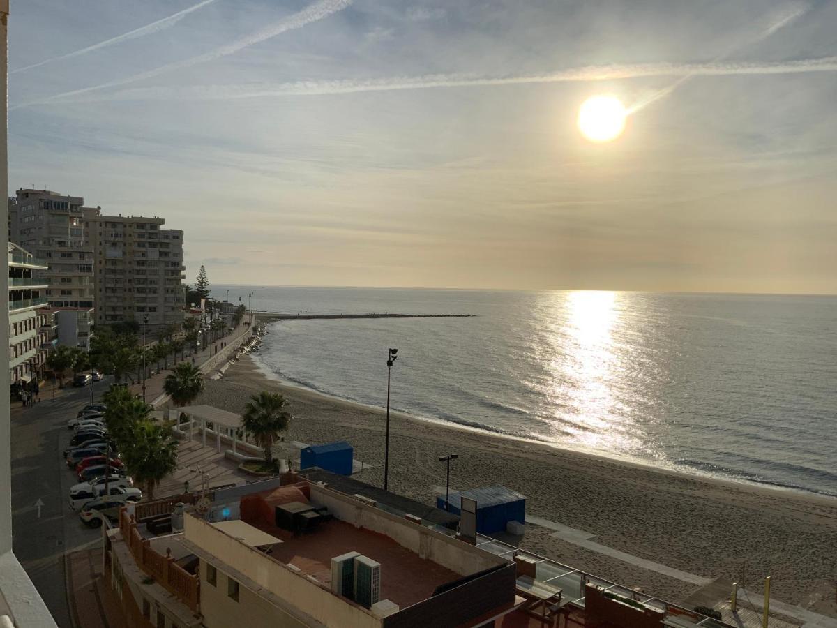 Apartamento En Primera Linea/Beachfront Apartment Fuengirola Dış mekan fotoğraf