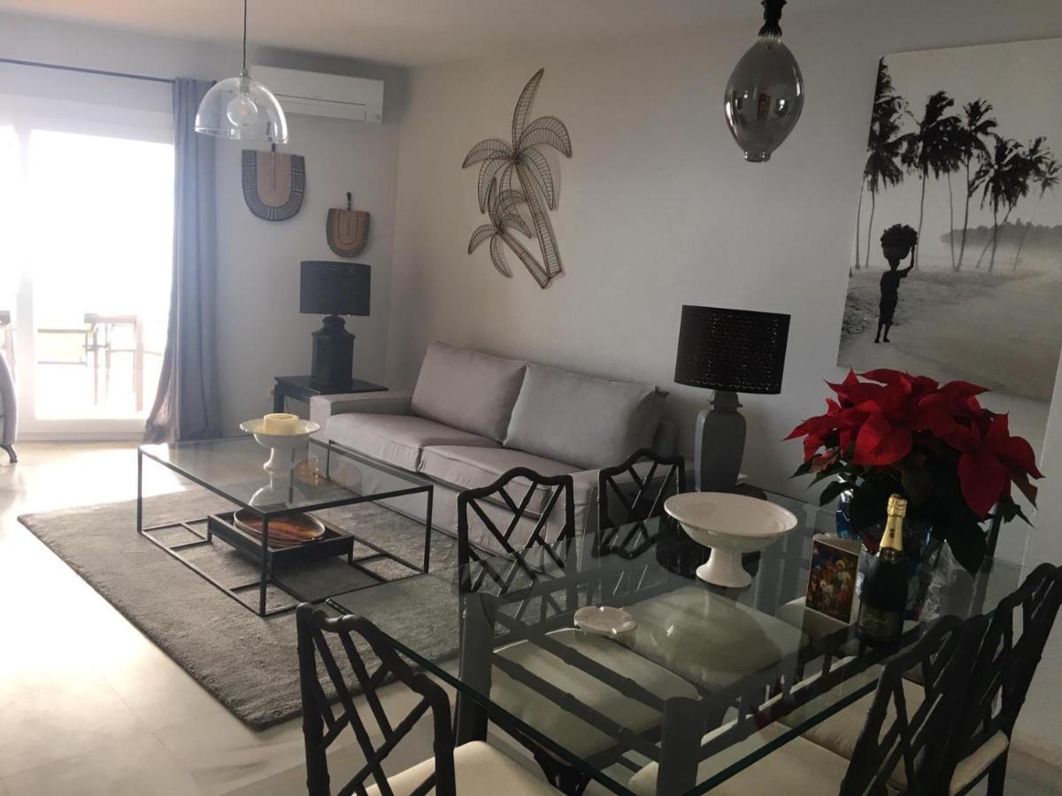 Apartamento En Primera Linea/Beachfront Apartment Fuengirola Dış mekan fotoğraf