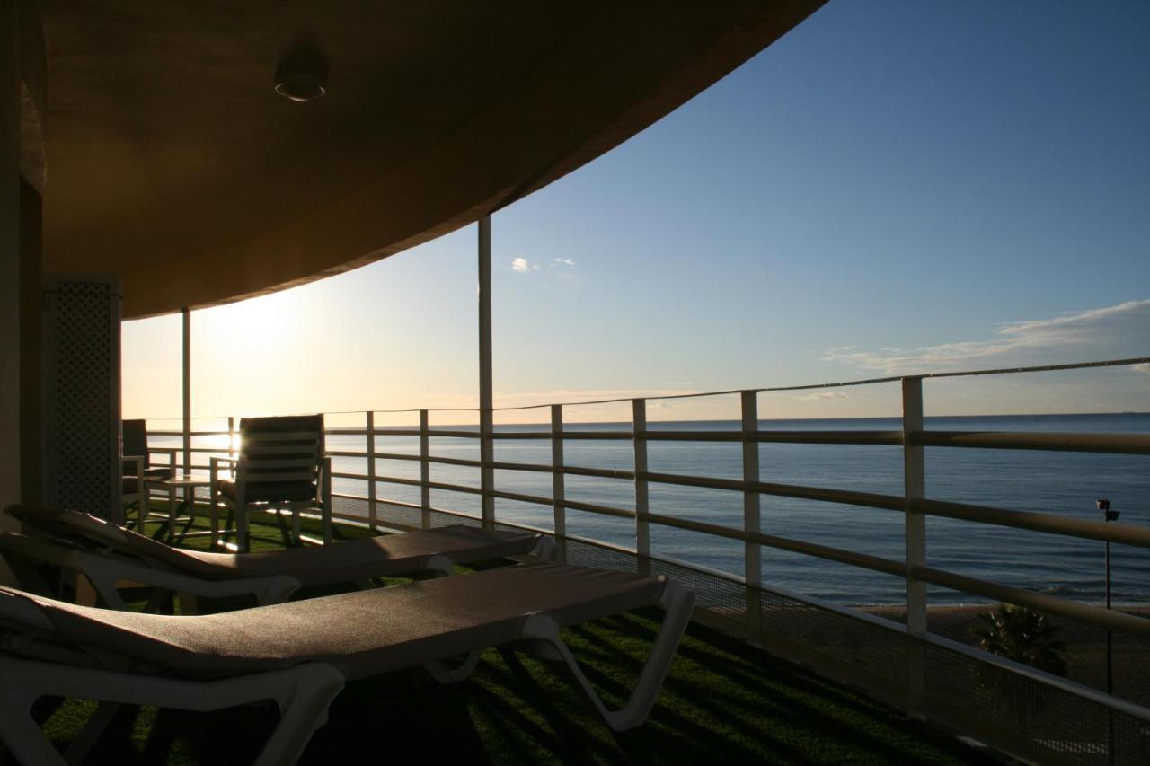 Apartamento En Primera Linea/Beachfront Apartment Fuengirola Dış mekan fotoğraf