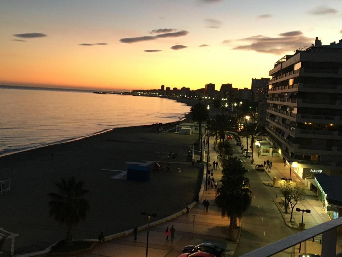 Apartamento En Primera Linea/Beachfront Apartment Fuengirola Dış mekan fotoğraf