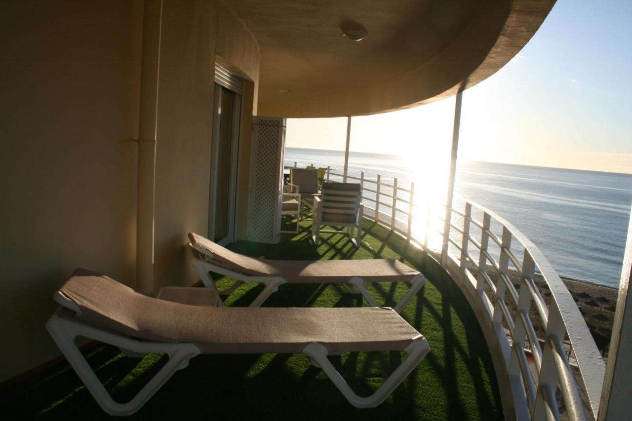 Apartamento En Primera Linea/Beachfront Apartment Fuengirola Dış mekan fotoğraf