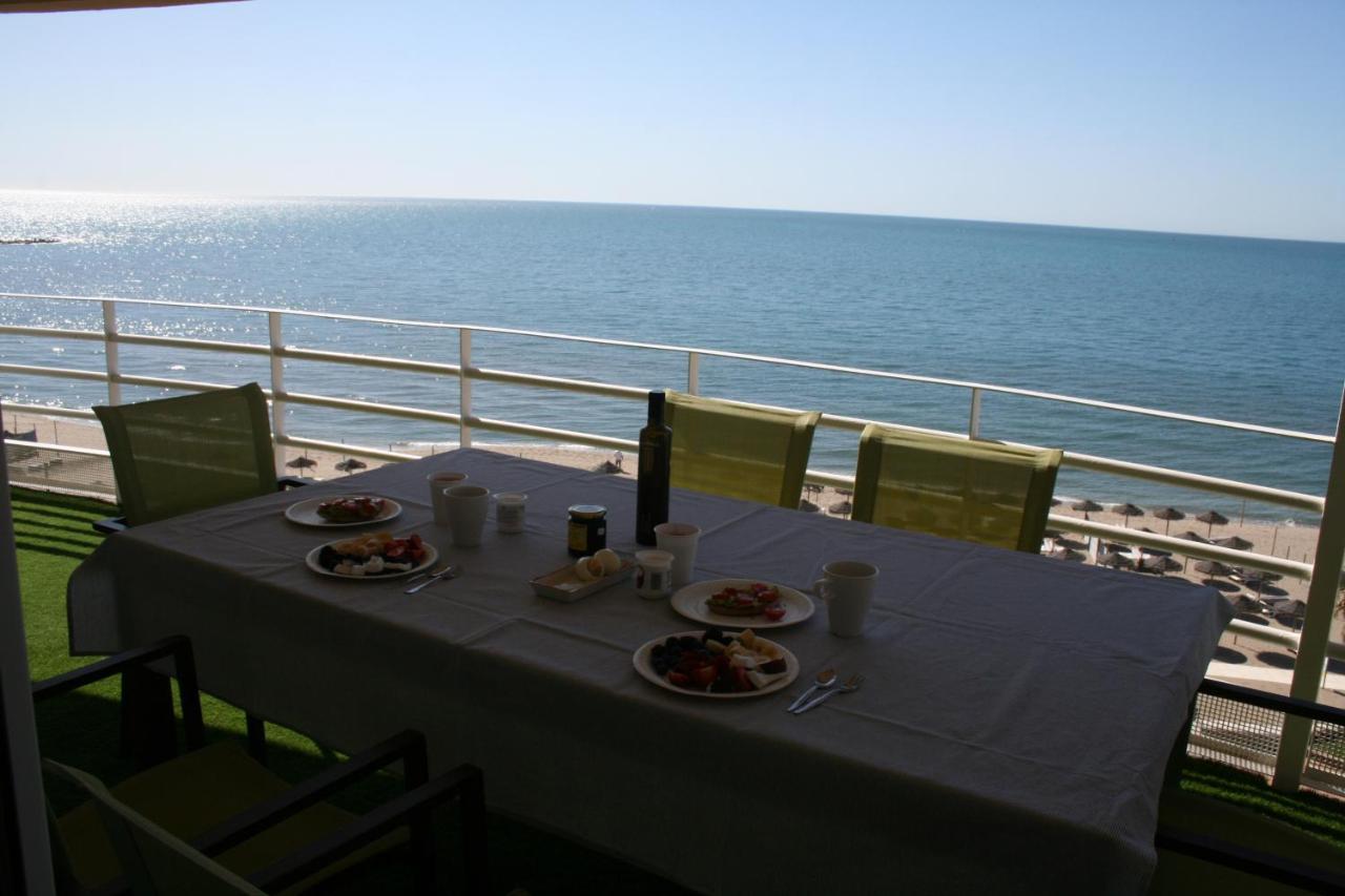 Apartamento En Primera Linea/Beachfront Apartment Fuengirola Dış mekan fotoğraf