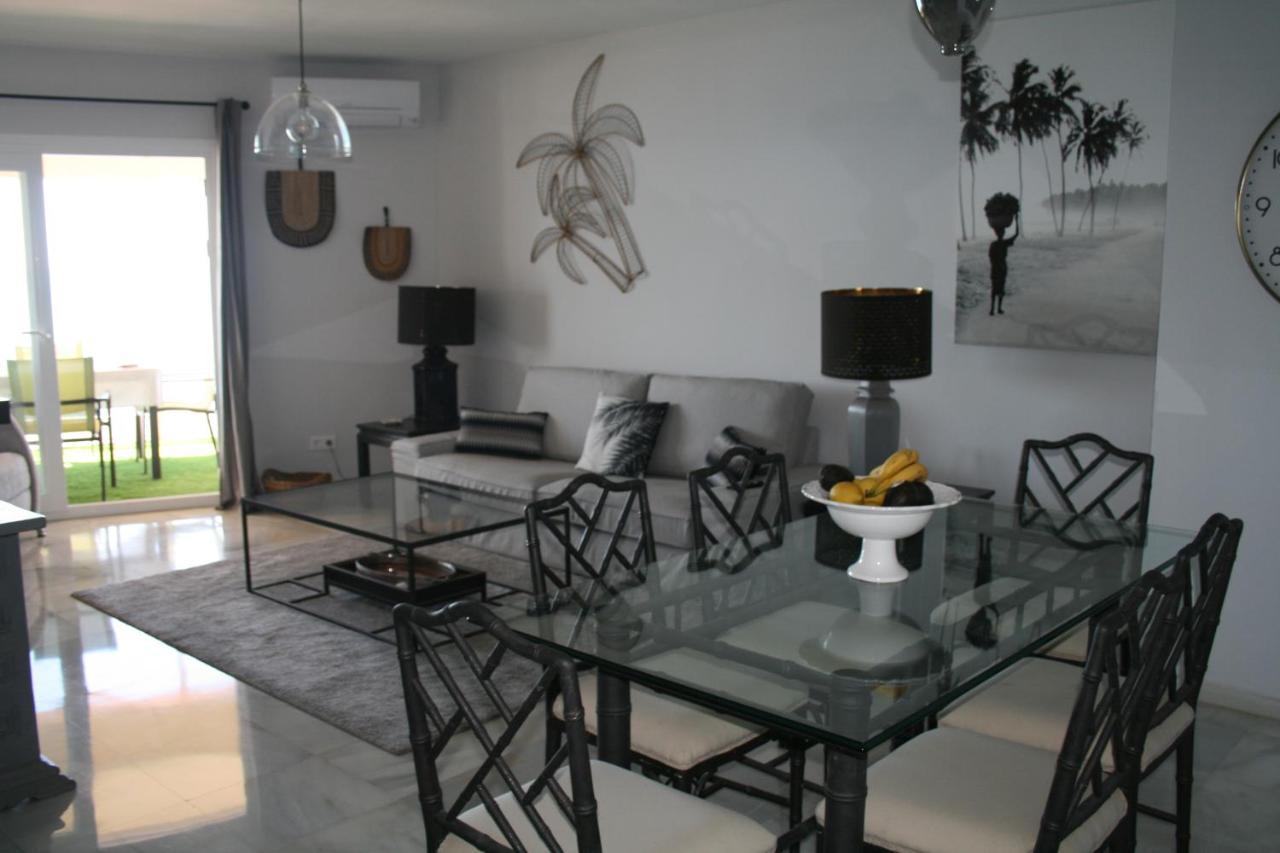 Apartamento En Primera Linea/Beachfront Apartment Fuengirola Dış mekan fotoğraf