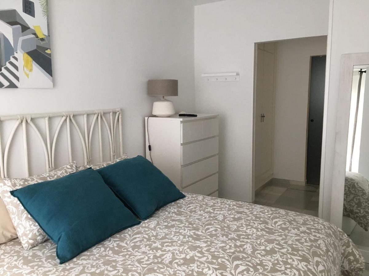 Apartamento En Primera Linea/Beachfront Apartment Fuengirola Dış mekan fotoğraf