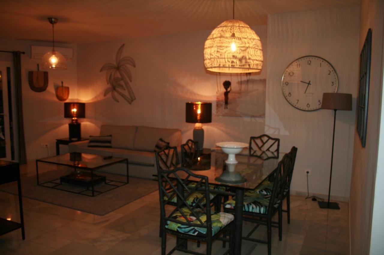 Apartamento En Primera Linea/Beachfront Apartment Fuengirola Dış mekan fotoğraf
