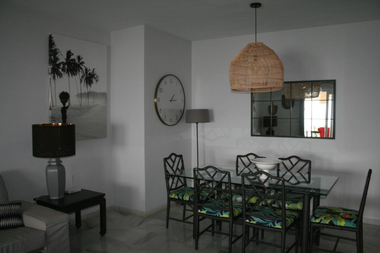 Apartamento En Primera Linea/Beachfront Apartment Fuengirola Dış mekan fotoğraf