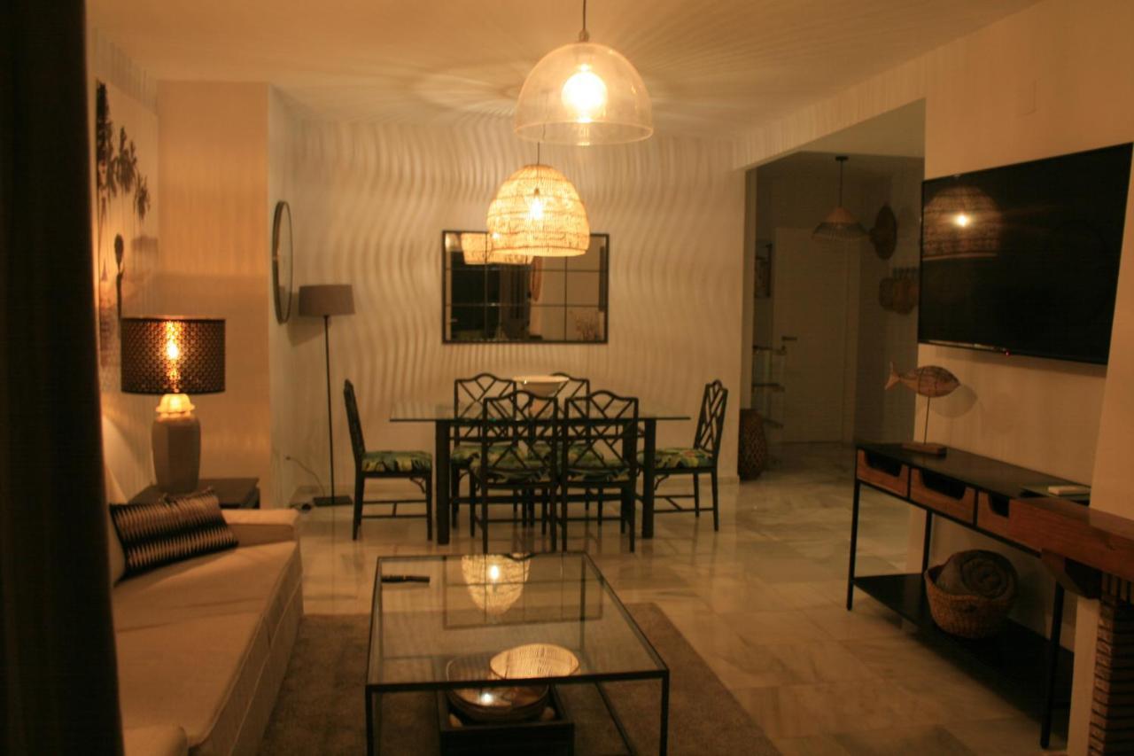 Apartamento En Primera Linea/Beachfront Apartment Fuengirola Dış mekan fotoğraf