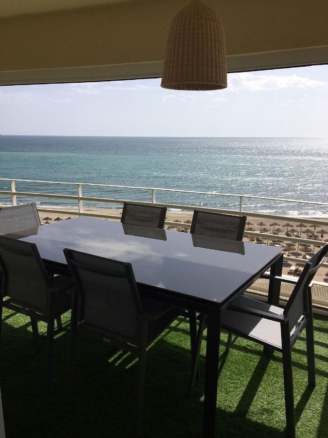 Apartamento En Primera Linea/Beachfront Apartment Fuengirola Dış mekan fotoğraf