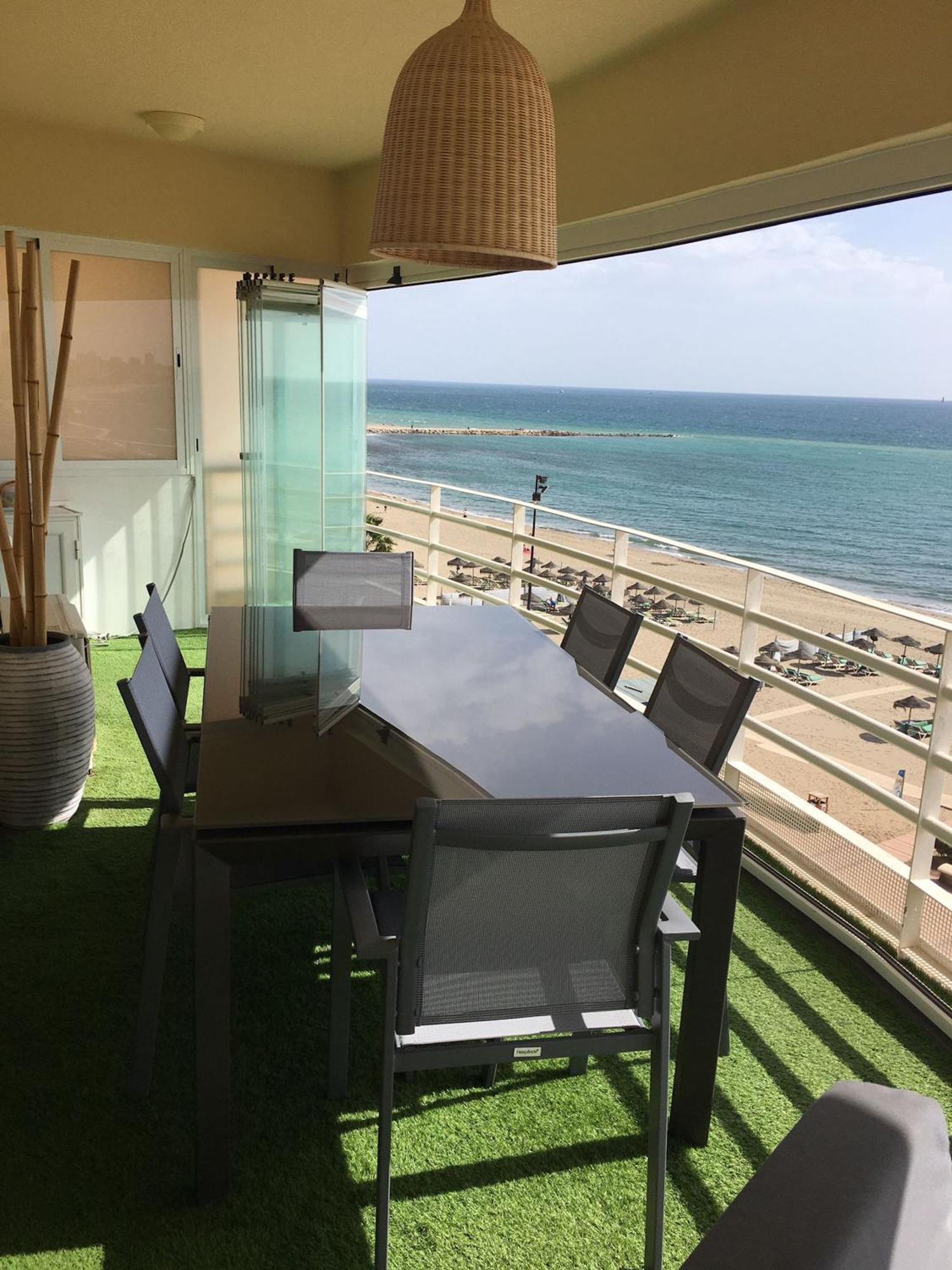 Apartamento En Primera Linea/Beachfront Apartment Fuengirola Dış mekan fotoğraf