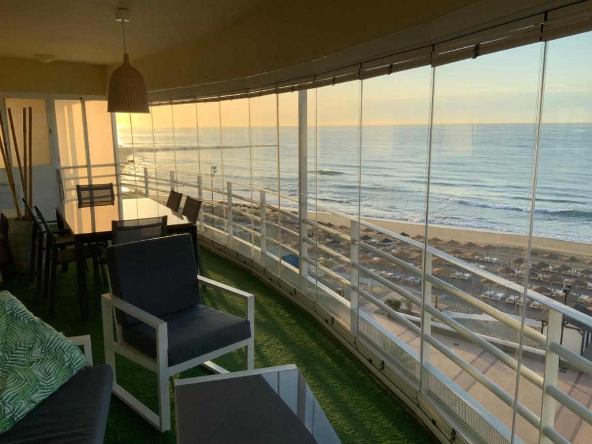 Apartamento En Primera Linea/Beachfront Apartment Fuengirola Dış mekan fotoğraf