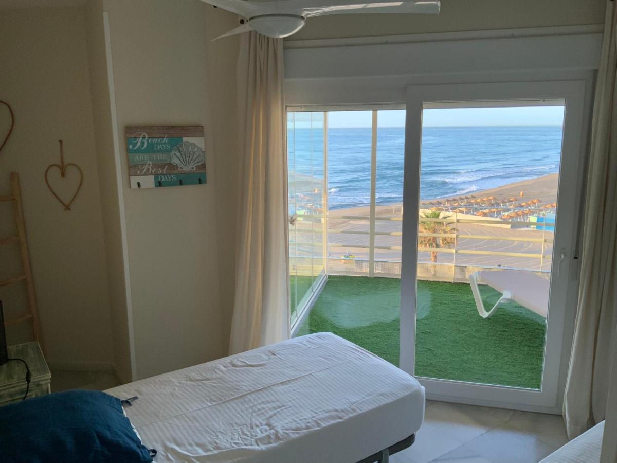 Apartamento En Primera Linea/Beachfront Apartment Fuengirola Dış mekan fotoğraf