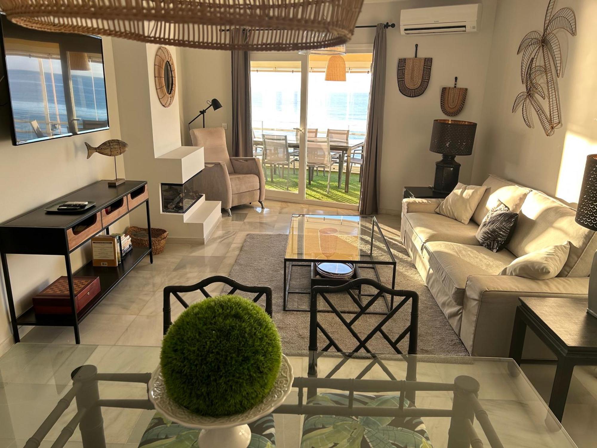 Apartamento En Primera Linea/Beachfront Apartment Fuengirola Dış mekan fotoğraf