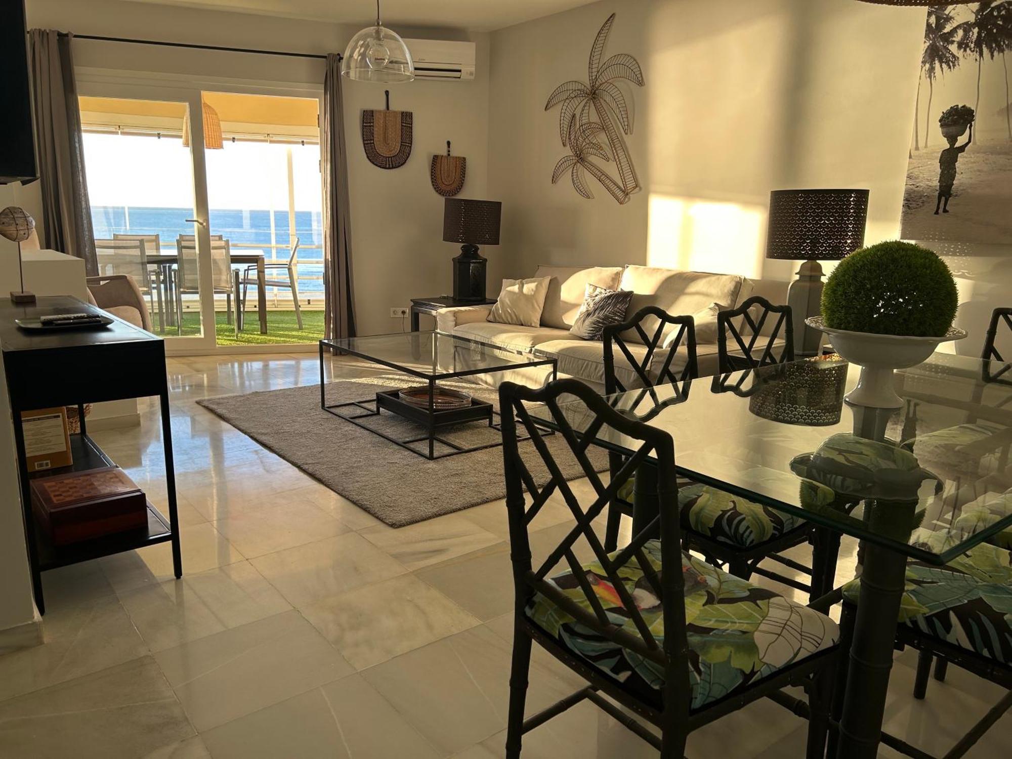 Apartamento En Primera Linea/Beachfront Apartment Fuengirola Dış mekan fotoğraf